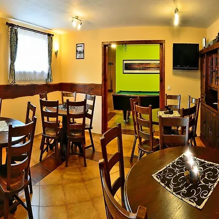 Penzión pre hostí Vila Horal 3*